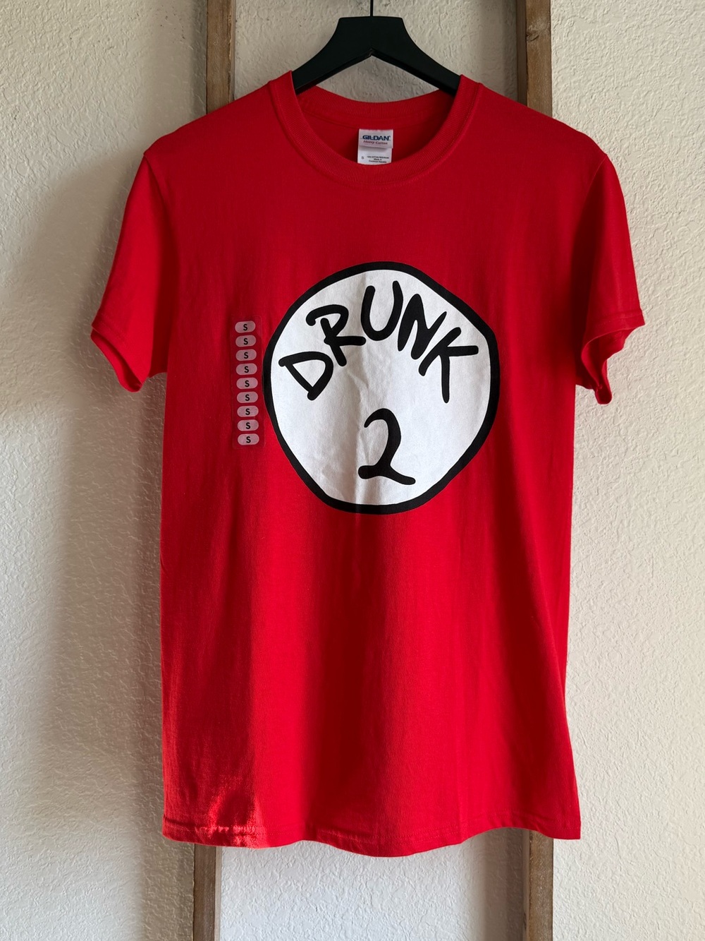 Gildan "Drunk 2" Dr. Seuss Parody Graphic
T-Shirt Red Mens Size: S NWT